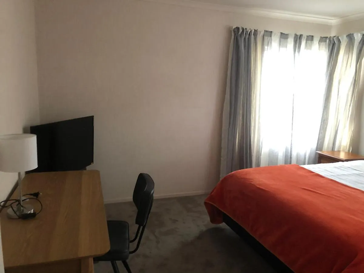 Ocean Downs Home Mount Maunganui Guest house